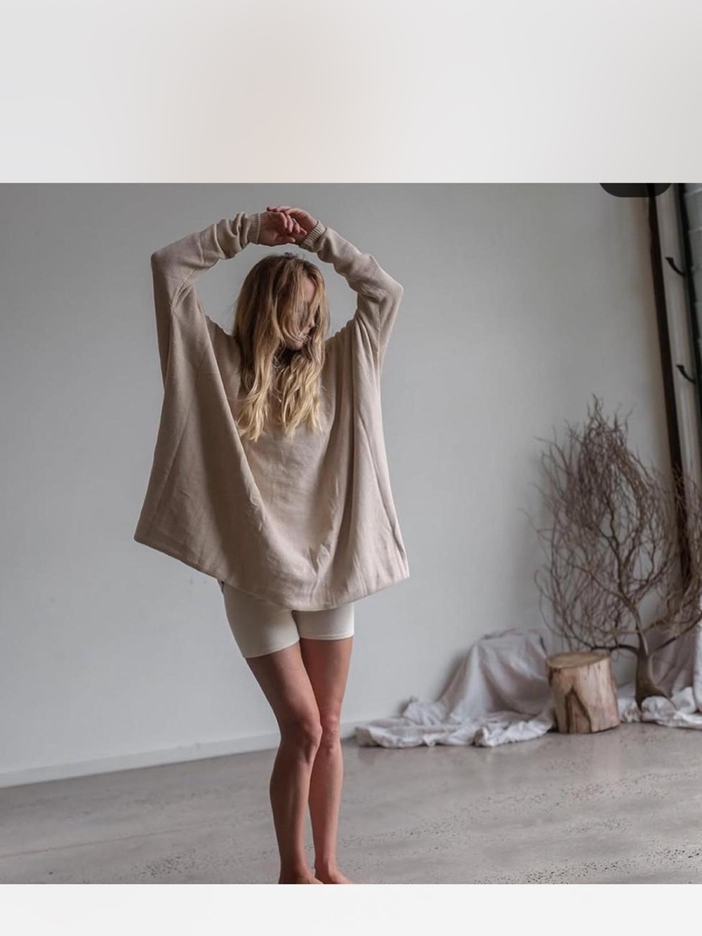 Relaxed Oversized Beige Women's Sweater - Neutral Comfort